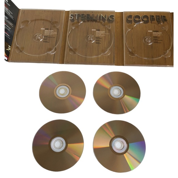 Mad Men Seasons 1 & 2 DVD Set - Picture 7 of 13